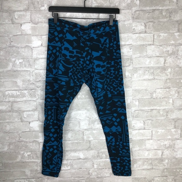 Victoria’s Secret Patterned Tee Shop Leggings - Picture 1 of 3